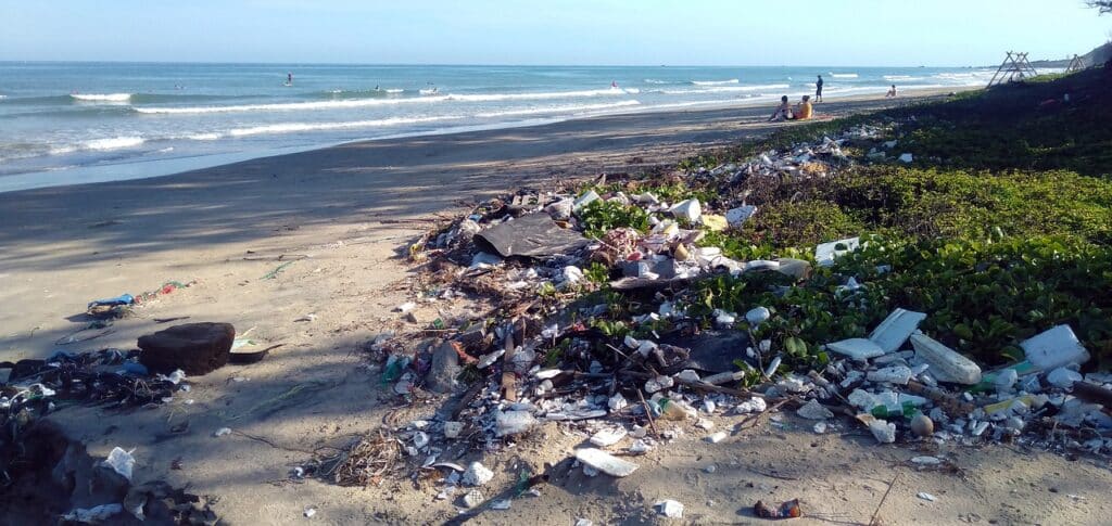 how much waste is produced by Australia?