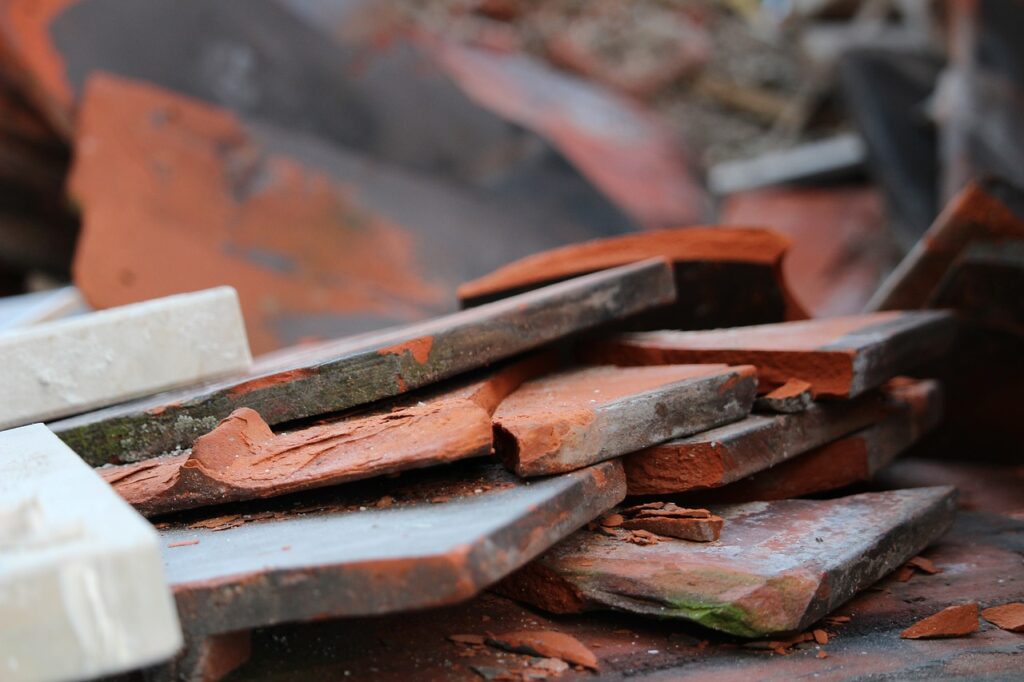 house built from rubbish featured image