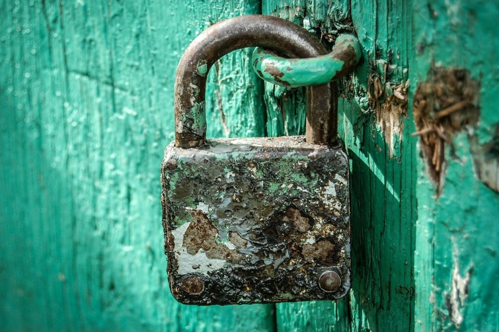 wheelie bin lock