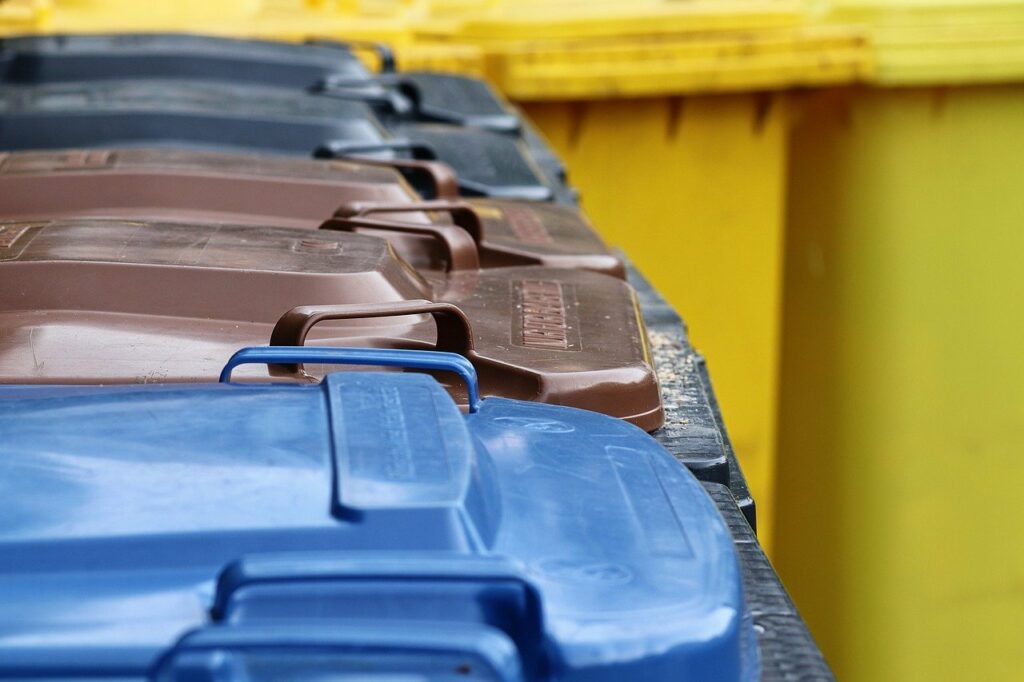dumpster diving: illegal in Australia