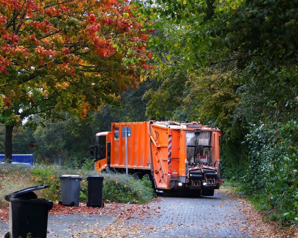garbage truck colouring: featured image